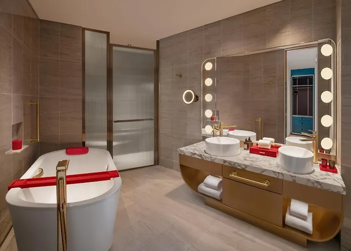 W - 5* Macau