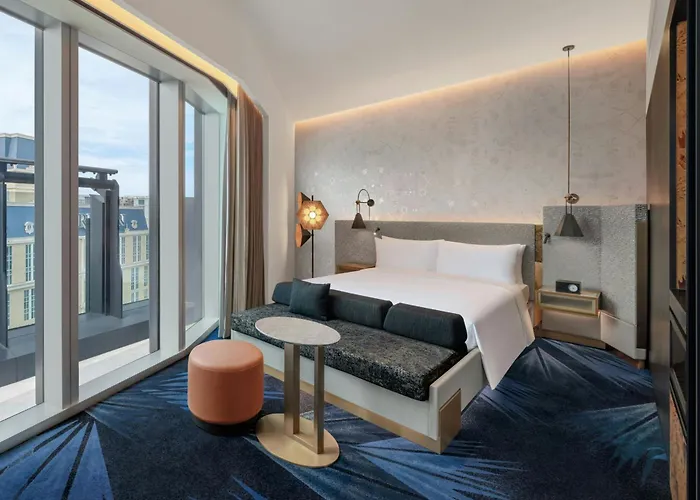 W - 5* Macau
