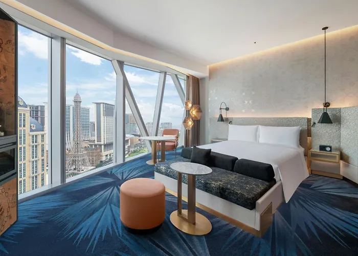 W - Hotel 5*