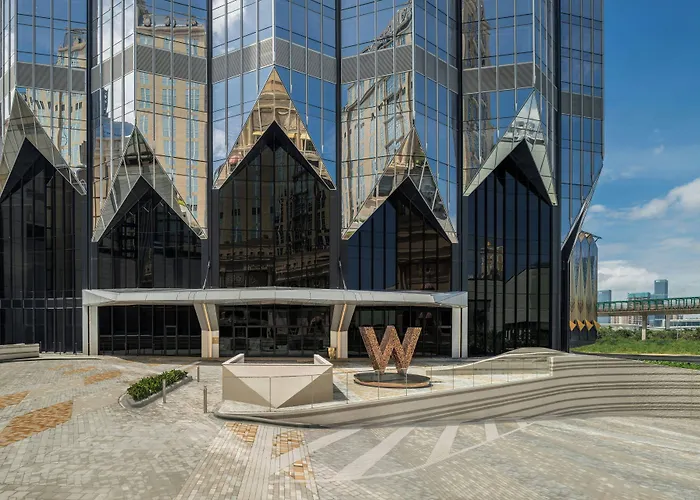 W - 5* Макао